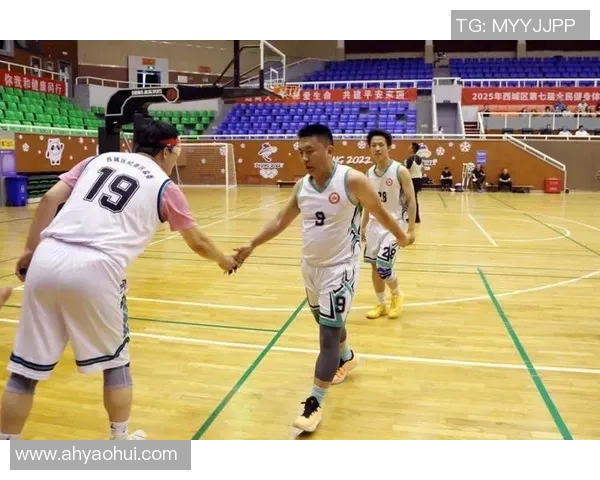 深圳篮球队在篮球团队协作排行榜中荣获第七名展现出色团队精神与默契配合